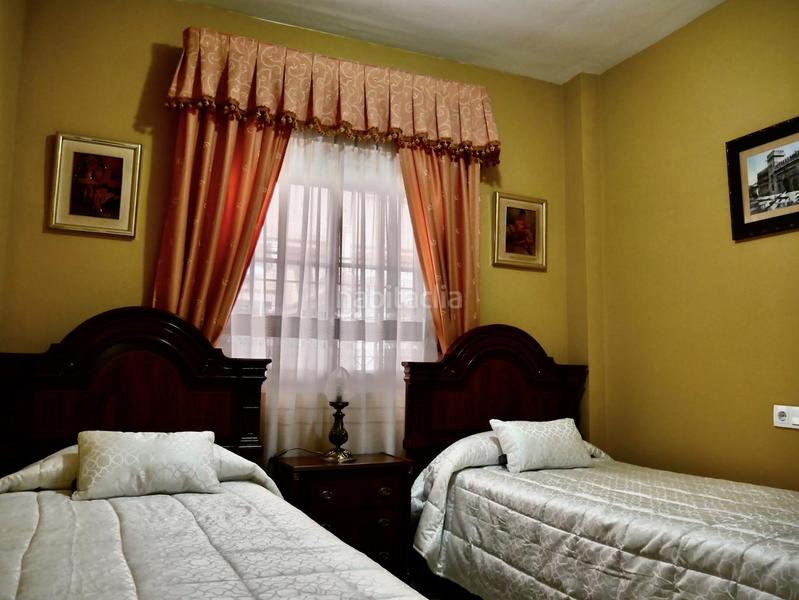 Foto ca9b7226-ba47-4b47-abf8-1edd7bc3884a. Casa bifamiliare con parcheggio in Aljamar Tomares