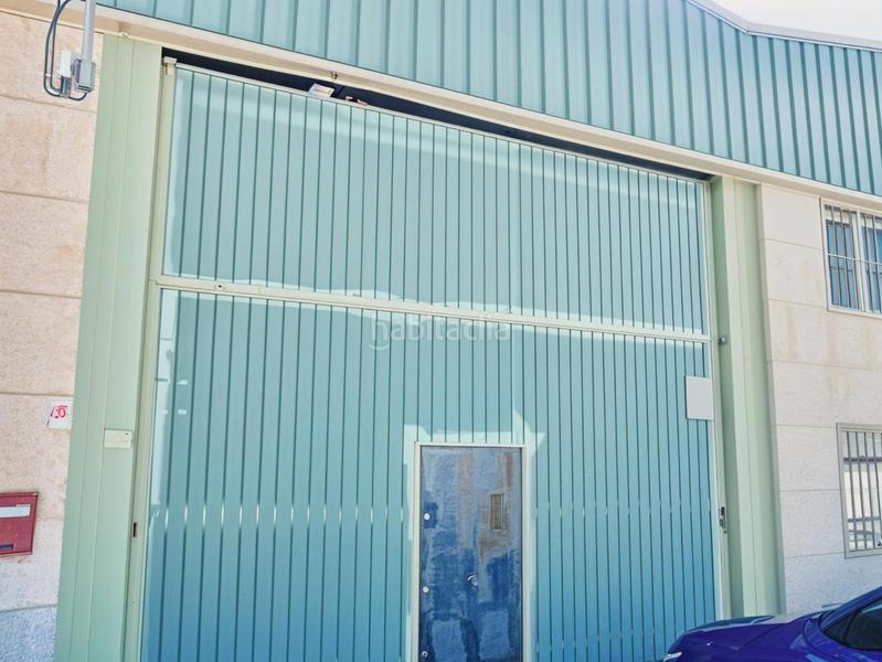 Foto bfb7c236-ff30-4091-b5d8-08980232c4d2. Nau industrial a Palmete Sevilla