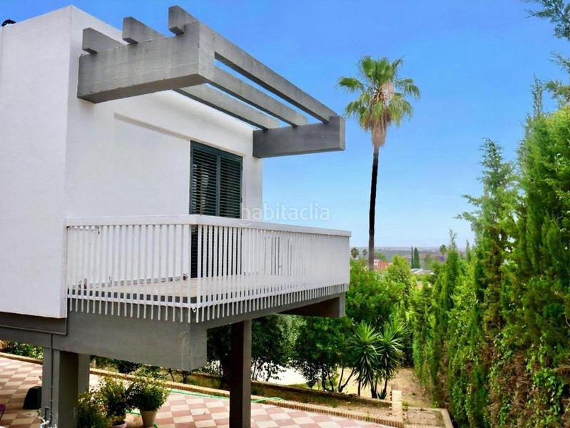 Foto 0b2f43b9-8b48-4e3c-8bd7-748949acda63. Casa amb aparcament piscina a Torrequinto Alcalá de Guadaira