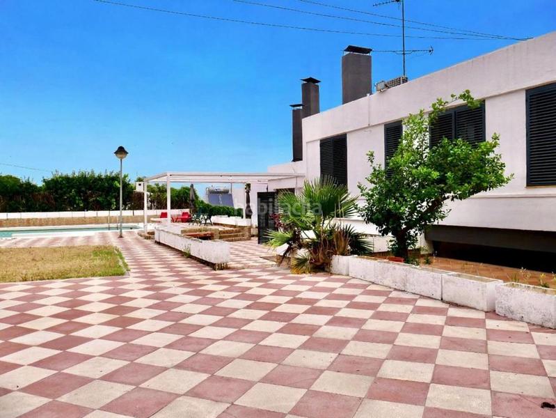 Foto 79e2fcdd-94ae-4e16-927f-91ec63b39da9. Casa amb aparcament piscina a Torrequinto Alcalá de Guadaira