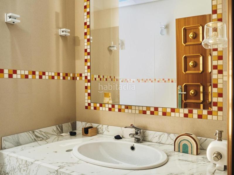 Foto f01bc565-2111-4f25-83f1-940b6a70c641. Casa amb aparcament piscina a Torrequinto Alcalá de Guadaira