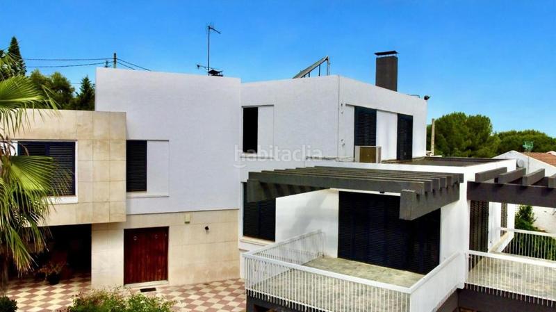Foto f1117abe-46e9-4556-8220-667c83b0e79b. Casa amb aparcament piscina a Torrequinto Alcalá de Guadaira