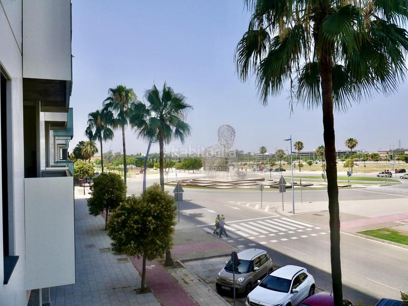 Foto b907a07d-f61b-4225-a97d-b1fbe0ca46e8. Alquiler piso  Entrenúcleos con garaje, trastero y piscina en Dos Hermanas