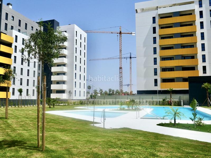 Foto cdd43127-fceb-4e47-9ec8-85f808fd8247. Alquiler piso  Entrenúcleos con garaje, trastero y piscina en Dos Hermanas