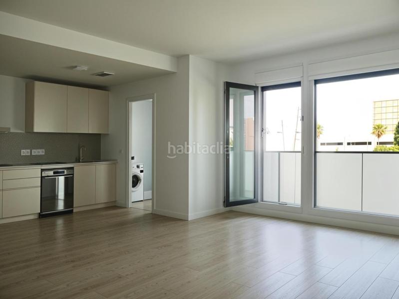 Foto 0fbb0887-870b-4a8f-8b43-418ad94367e9. Rent flat with heating parking pool in Entrenúcleos Dos Hermanas