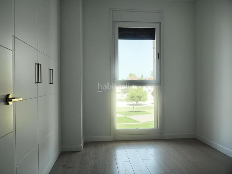 Foto 1f946010-7cfc-4d32-986f-711af7b5b753. Rent flat with heating parking pool in Entrenúcleos Dos Hermanas