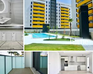 Rent Flat  Felipe gonzález márquez. Piso entrenúcleos con garaje, trastero y piscina