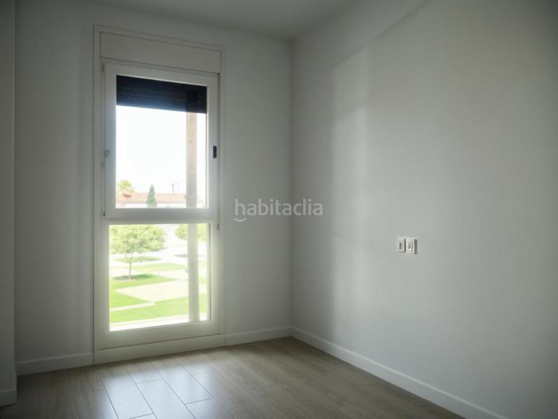 Foto ae08c1b1-fd1c-4cf7-baf6-af2193195aa9. Rent flat with heating parking pool in Entrenúcleos Dos Hermanas