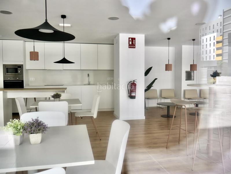 Foto b3515ffc-cf7c-4442-bb42-fa14573b7a9c. Rent flat with heating parking pool in Entrenúcleos Dos Hermanas