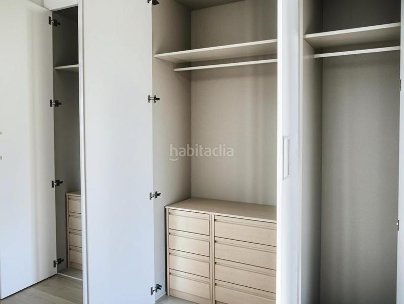 Foto b93f33ed-51a0-4524-b83c-7a6b2f72a7cb. Rent flat with heating parking pool in Entrenúcleos Dos Hermanas