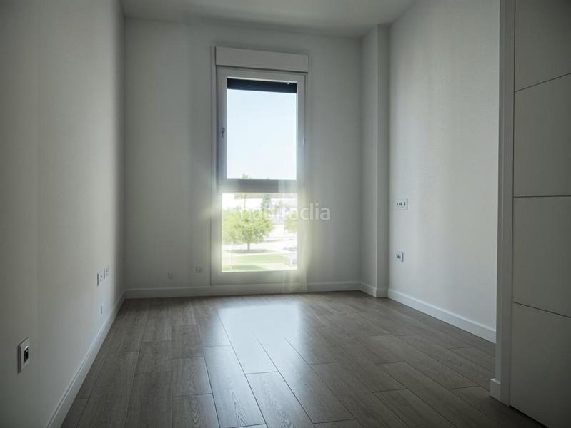 Foto c8ad6ab5-5fbf-4a4b-87fa-87837e800ed6. Rent flat with heating parking pool in Entrenúcleos Dos Hermanas