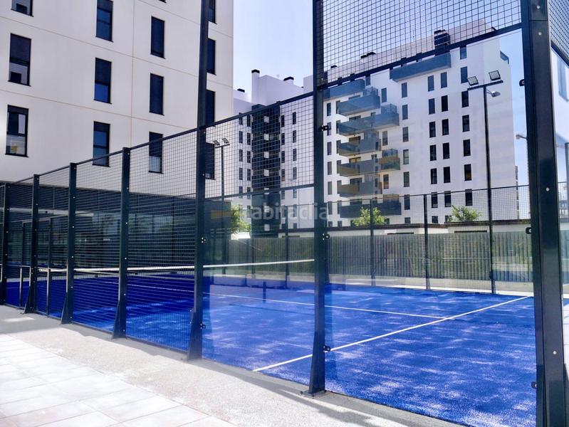 Foto fd7bc2d3-d75d-4eca-8767-6ef94cac39a8. Rent flat with heating parking pool in Entrenúcleos Dos Hermanas