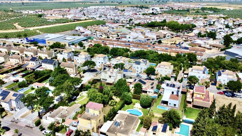 Foto e5c14c76-ad98-4fda-8504-2e5bd450f23e. Casa chalet con piscina en Almensilla
