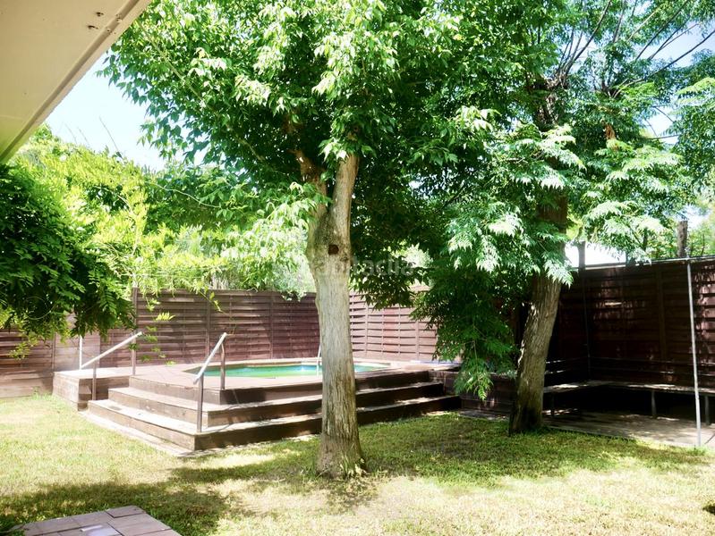 Foto efce8b1e-f5bf-464d-bf9e-ef7c5f60177a. Casa chalet con piscina en Almensilla
