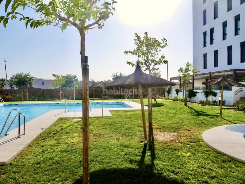 Foto 80da3e77-9321-4588-90ac-462c03da0e86. Alquiler piso  Entrenúcleos con garaje, trastero y piscina en Dos Hermanas