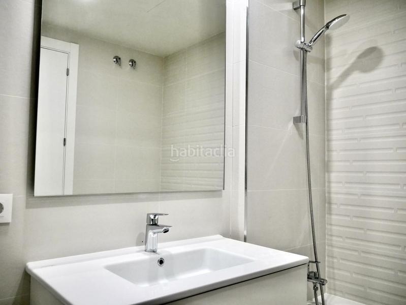Foto 8a7d0f98-e410-45b1-ac5b-cd2c08569731. Alquiler piso  Entrenúcleos con garaje, trastero y piscina en Dos Hermanas