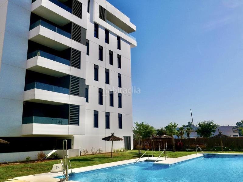 Foto bcda9957-88c2-48a2-8702-b384efe812b7. Alquiler piso  Entrenúcleos con garaje, trastero y piscina en Dos Hermanas