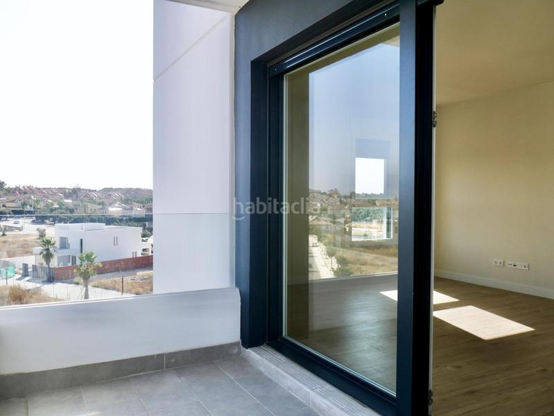 Foto c51b2bc8-3541-450f-9367-476363fbaf72. Alquiler piso  Entrenúcleos con garaje, trastero y piscina en Dos Hermanas
