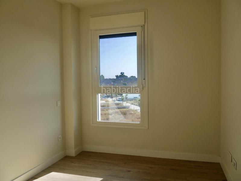 Foto c25ed0be-752b-4e33-8139-ecaaba0591e3. Rent flat with parking pool in Entrenúcleos Dos Hermanas