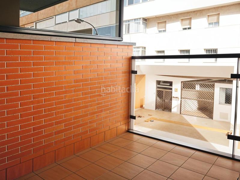 Foto 17f75b3a-3e78-4b46-9363-652bf5910d27. Location appartement avec parking piscine dans Avenida de Europa Montequinto