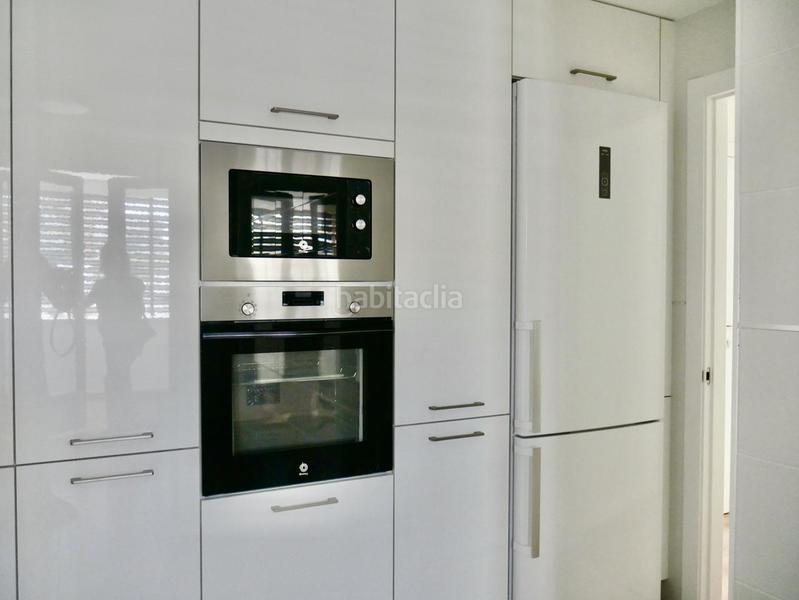 Foto 88129fb0-a981-4433-b6e0-2f7d6276ec80. Location appartement avec parking piscine dans Avenida de Europa Montequinto