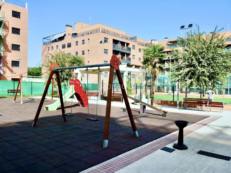 Foto bf83a4f6-7544-4379-ae7a-28b0a290b9f8. Location appartement avec parking piscine dans Avenida de Europa Montequinto