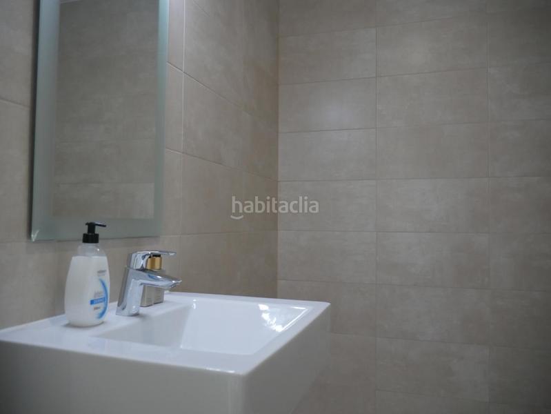 Foto f89dfd85-4873-473b-a145-c974e2ff38cc. Location appartement avec parking piscine dans Avenida de Europa Montequinto