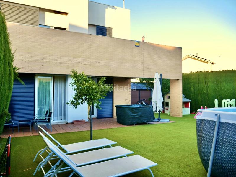 Foto 6e9ff9c1-d7cf-425d-80d7-5e303dd376ab. Casa pareada chalet pareado en Loreto Espartinas