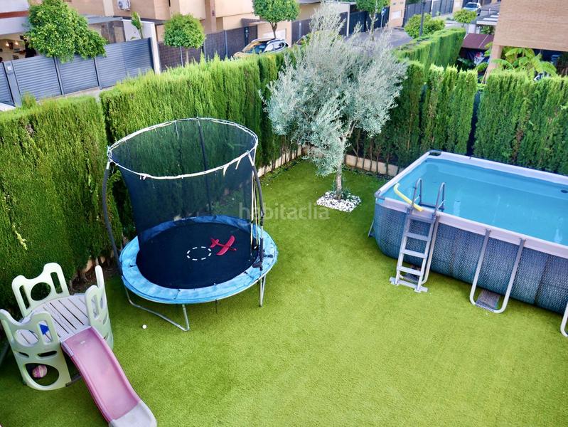 Foto b7e5411f-fb95-499d-bb06-55bcba019ff5. Casa pareada chalet pareado en Loreto Espartinas