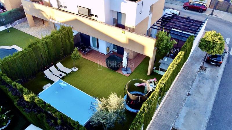 Foto c355f5ea-2696-403a-a4db-1f9b1bdd1bf7. Casa pareada chalet pareado en Loreto Espartinas