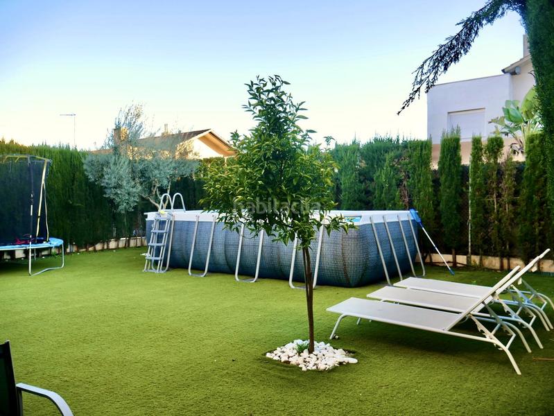 Foto dae0e7b4-ebfb-496f-933b-c60257d4a248. Casa pareada chalet pareado en Loreto Espartinas