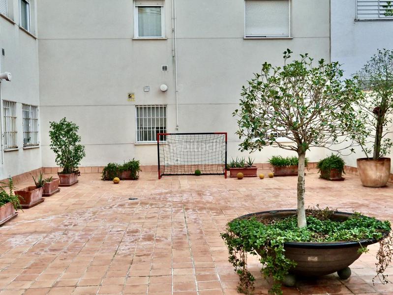 Foto 070a1e58-cdd2-412d-84cf-021a14b3abb8. Flat with heating parking in La Calzada - La Florida Sevilla