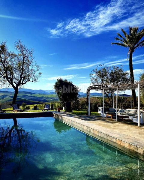 Foto 25fb380f-65c9-4e99-bf32-3e1c81e3abf1. Masia amb aparcament piscina a Morón de la Frontera