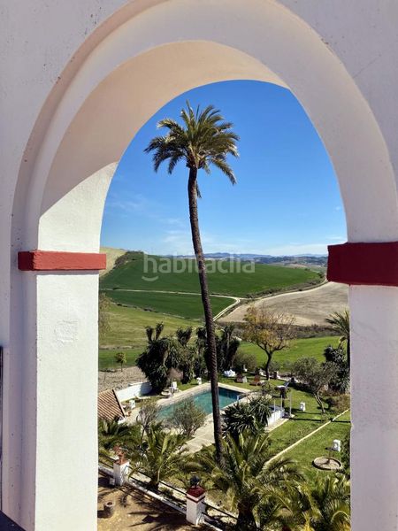 Foto a8cdd3f0-4bb7-4fa6-a9fd-6c9ac3afce21. Masia amb aparcament piscina a Morón de la Frontera