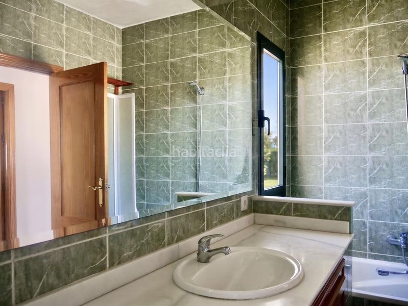 Foto 0138fd89-6aea-4666-a2c5-de48868bd6a1. Casa amb aparcament piscina a cerros de Montequinto Montequinto