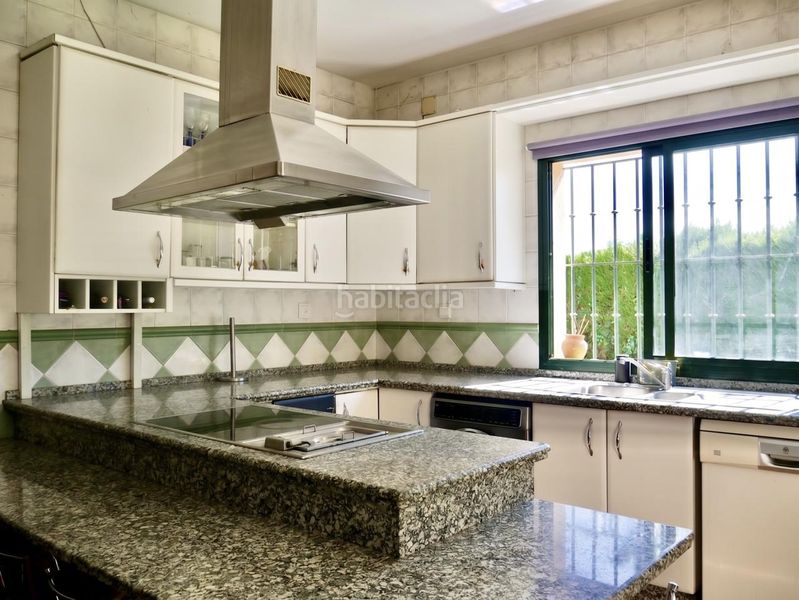 Foto 0add05d6-e0fa-459d-9954-b050ef825727. Casa amb aparcament piscina a cerros de Montequinto Montequinto