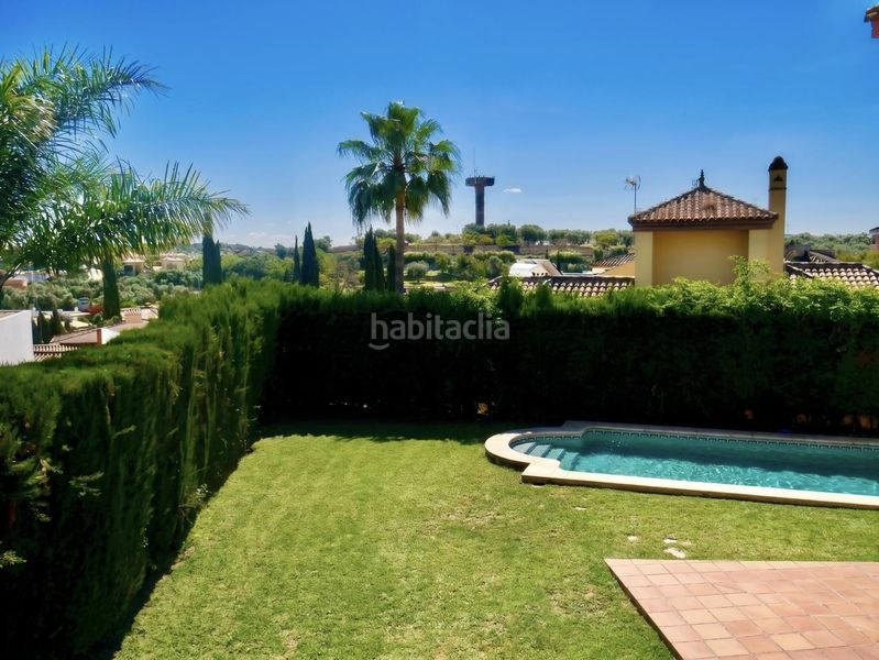 Foto 14cc17ca-efec-47d6-a7ae-50a516e4d33e. Casa amb aparcament piscina a cerros de Montequinto Montequinto