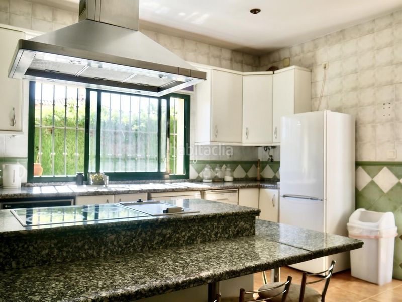 Foto 4b837a94-9621-4b5d-b508-c9a9e2646a22. Casa amb aparcament piscina a cerros de Montequinto Montequinto