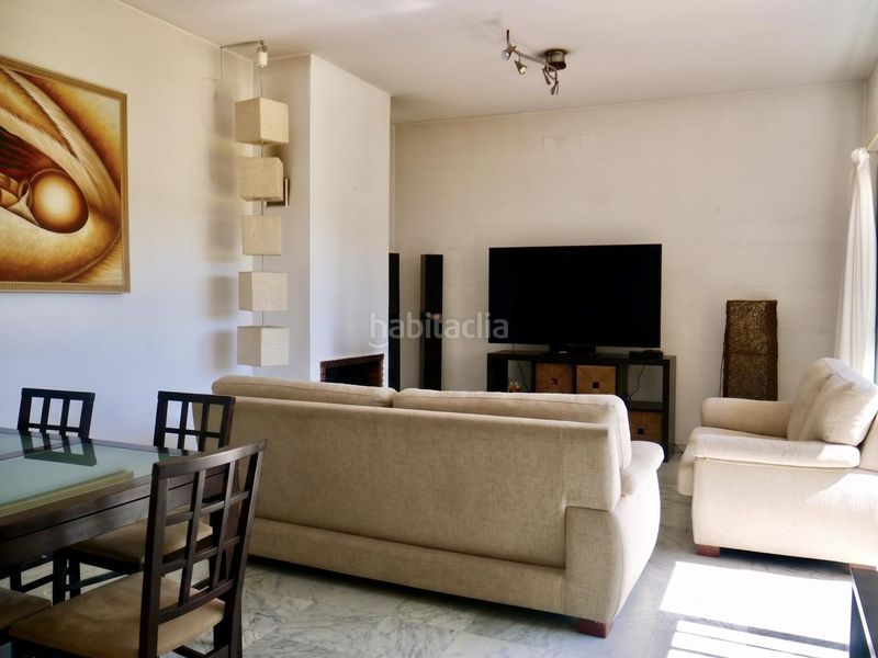 Foto 4f9c8154-e91c-41ac-90a3-123373b64e45. Casa amb aparcament piscina a cerros de Montequinto Montequinto