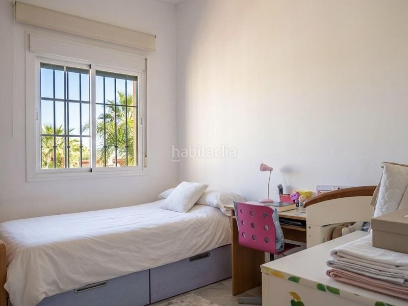 Foto 6907f2cf-9769-4c1d-80c3-64902f45f9a9. Casa amb aparcament piscina a cerros de Montequinto Montequinto