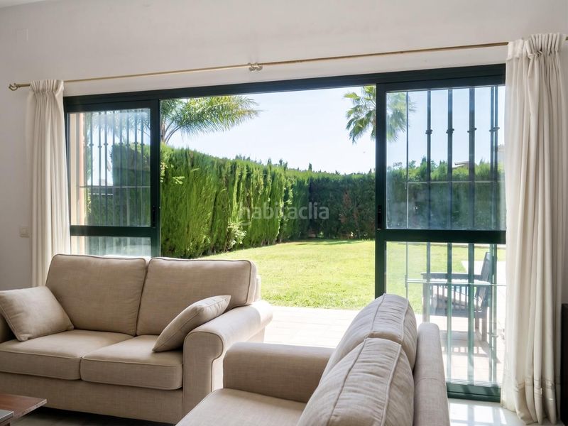 Foto 7140d7e3-75a2-4d1e-854d-d8742c5f6231. Casa amb aparcament piscina a cerros de Montequinto Montequinto