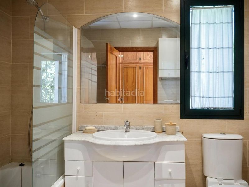 Foto c207bf39-6d72-4a69-a992-63fe159a090c. Casa amb aparcament piscina a cerros de Montequinto Montequinto