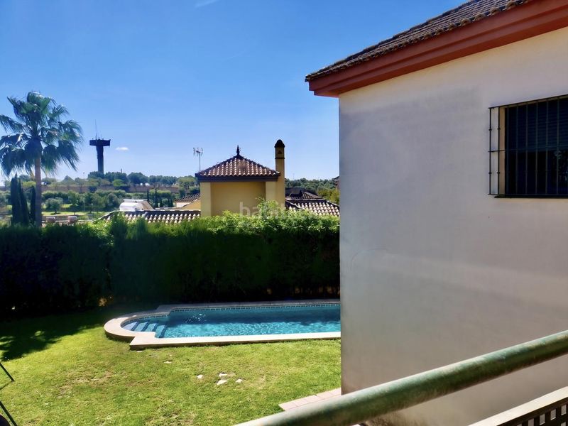 Foto d4747560-04b4-47e7-95bf-60a5e8d7f003. Casa amb aparcament piscina a cerros de Montequinto Montequinto