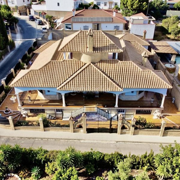 Foto 14b0dd37-1ef0-41e6-b067-9abf015a6ea1. Casa amb aparcament piscina a Sanlúcar la Mayor