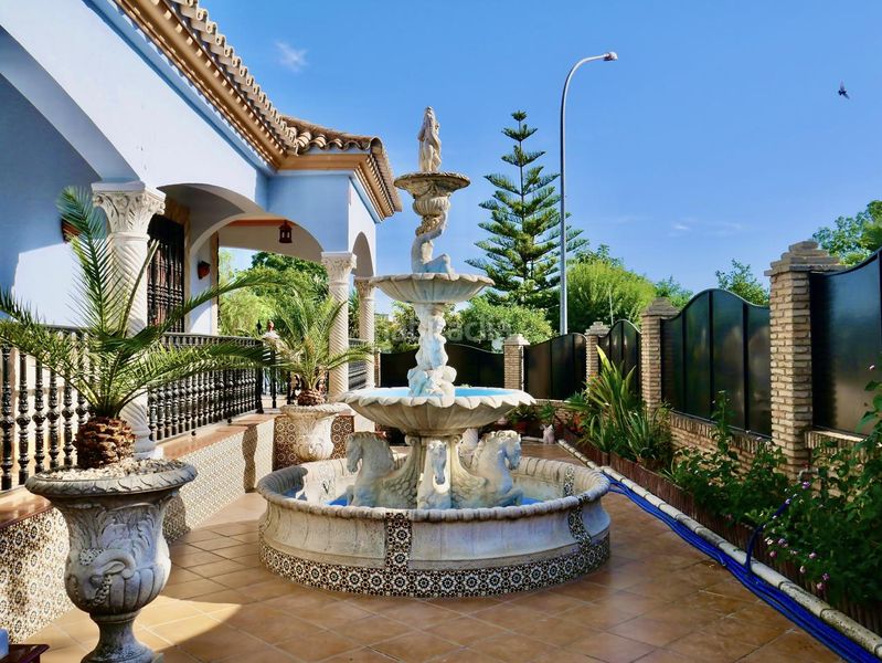 Foto 428025a4-681f-4f80-9a72-85c614700608. Casa amb aparcament piscina a Sanlúcar la Mayor