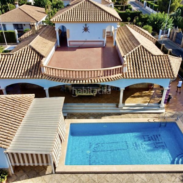 Foto eceaa87d-a7e7-444b-aa6f-c62b6693a177. Casa amb aparcament piscina a Sanlúcar la Mayor