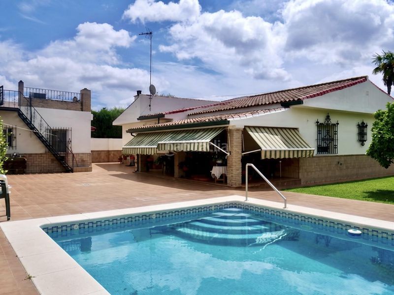 Foto cee72765-5e1f-4a58-a942-7e330eb451a8. Casa amb aparcament piscina a Loreto Espartinas