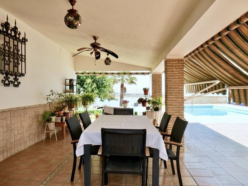 Foto d4aefaa8-e2e0-4add-97f8-63a2b55b829d. Casa amb aparcament piscina a Loreto Espartinas