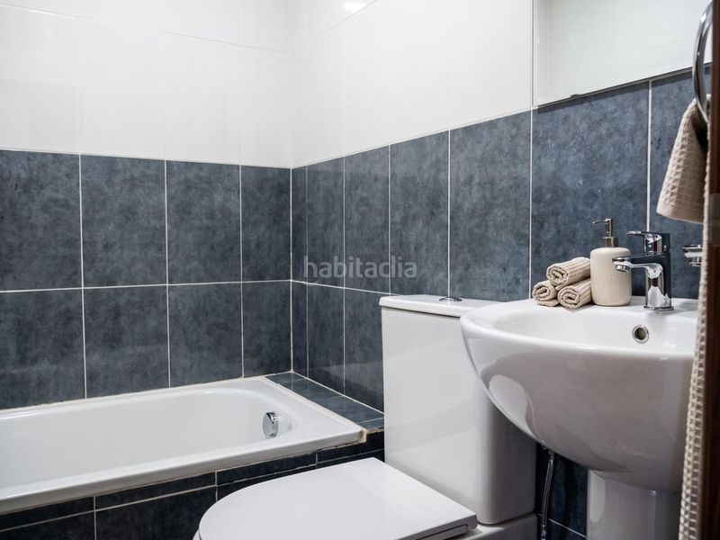 Foto 19e933f1-85de-4967-9524-df2b11cd1281. Casa aparellada amb aparcament piscina a Ronquillo (El)