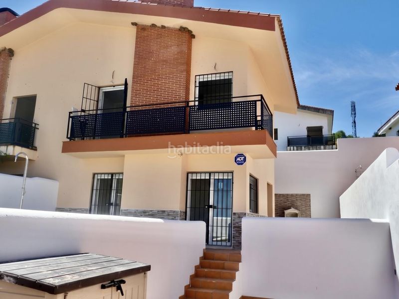 Foto c0182ccd-556d-4d96-8c1d-8bf59007e057. Casa aparellada amb aparcament piscina a Ronquillo (El)